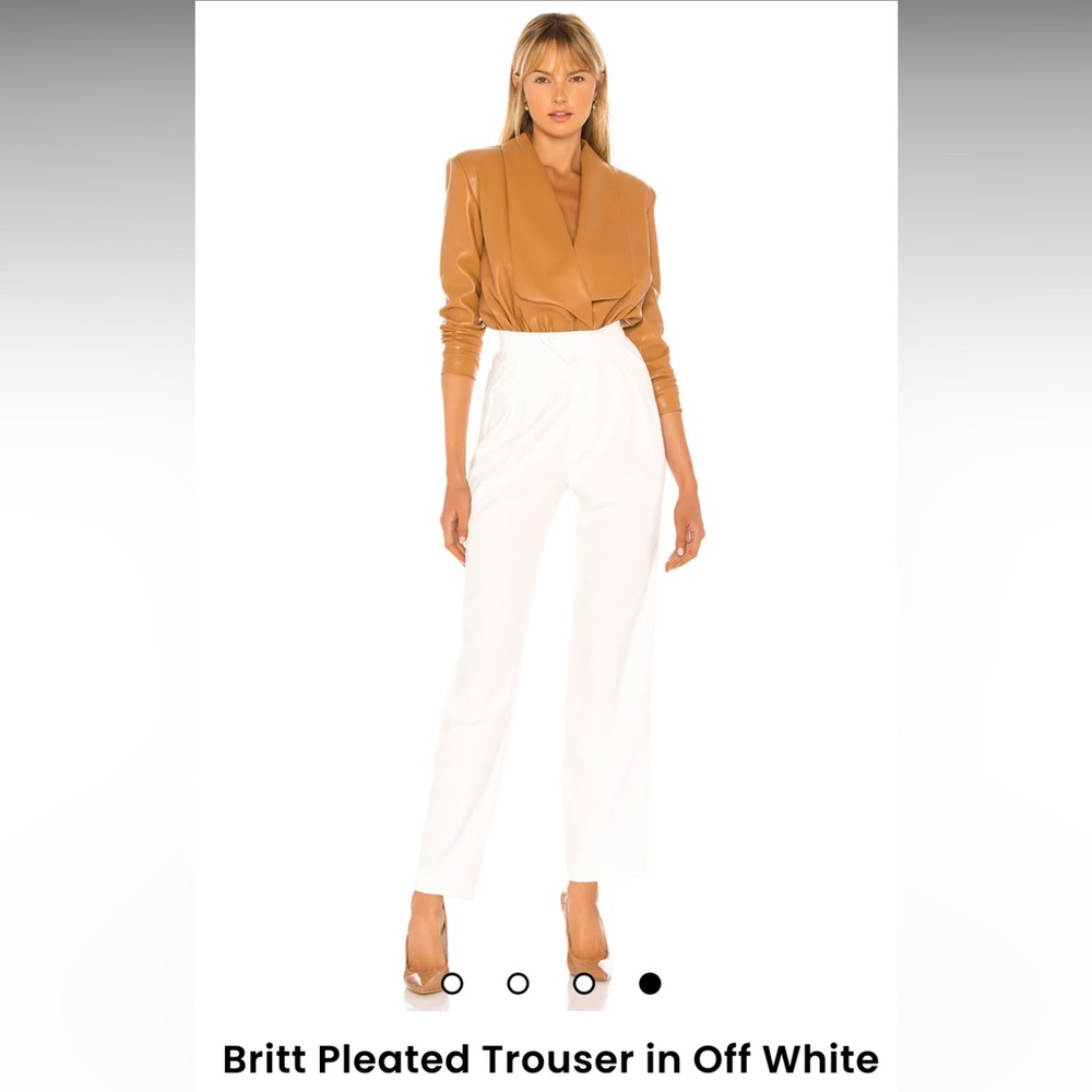 NWT Britt Pleated Trouser in Off White
NONchalant Label.   Size M